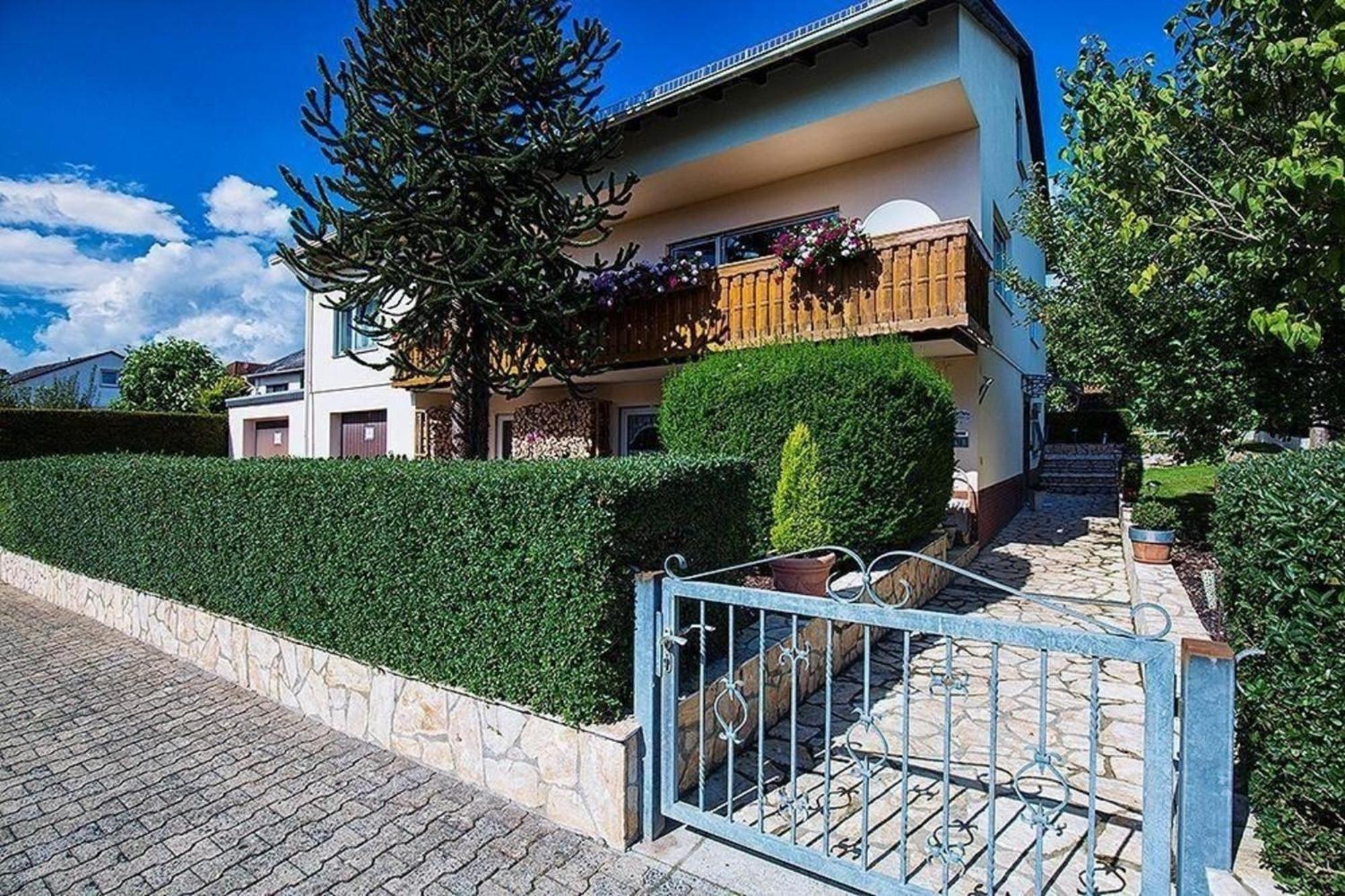 Villa Charmantes Ferienhaus In Mensfelden Hunfelden Exterior foto